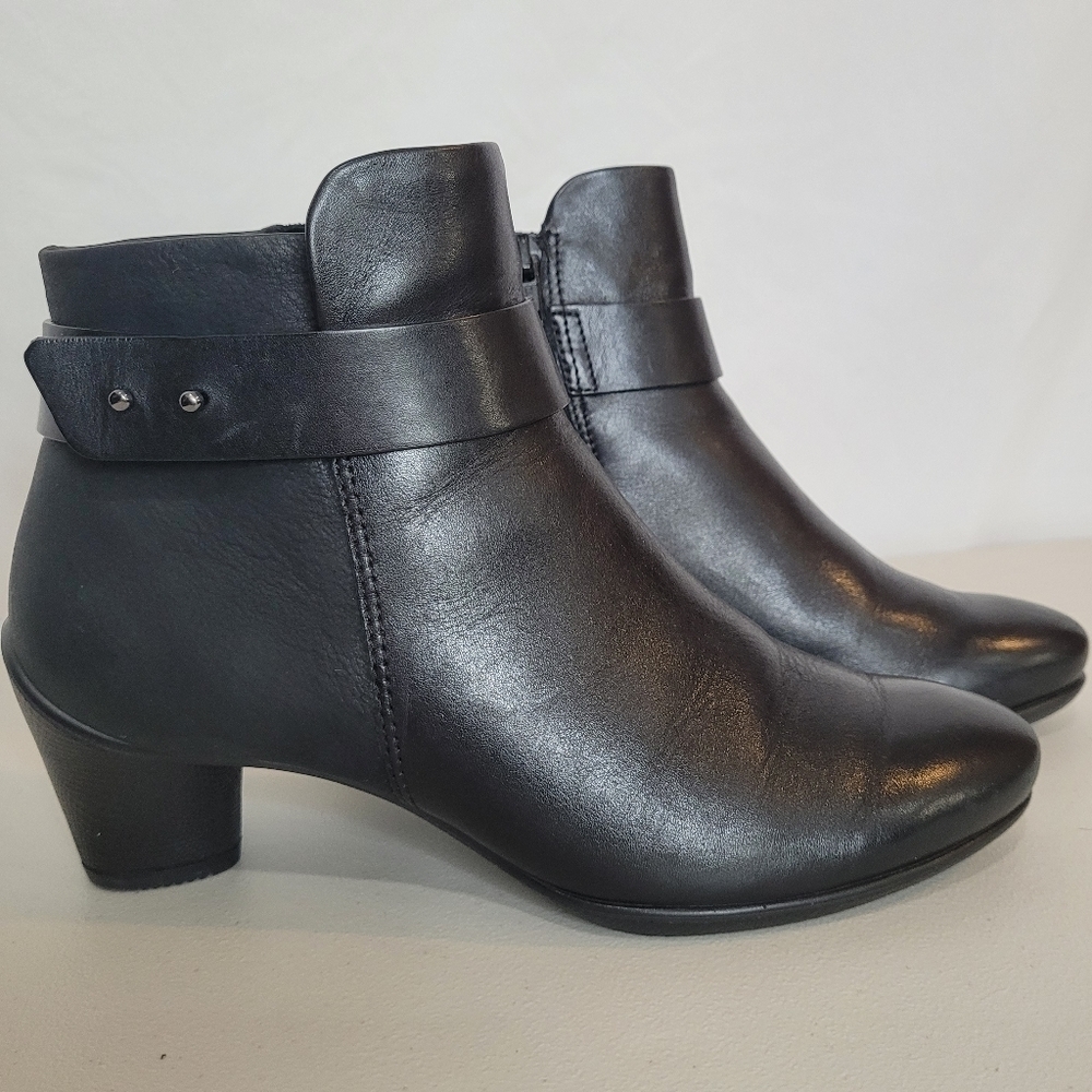 Ecco Sculptured 45 Leather Ankle Boots - Size 6.5 (37)